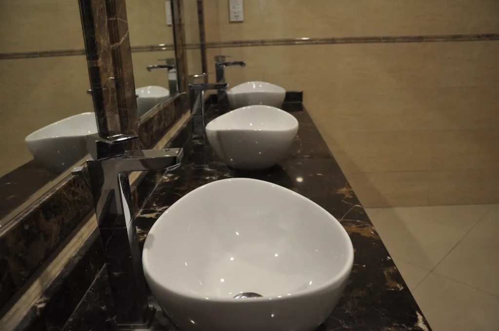 K33-201_Saloon_SPA_Fitout_20.webp